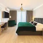 Elegance Prestige Free Garage Netflix ヴロツワフ