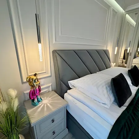 Elegance Centrum Air Conditioner & Garage For Free Apartment