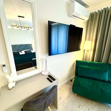 Elegance Centrum Air Conditioner & Garage For Free Wroclaw