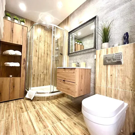 Elegance Centrum Air Conditioner & Garage For Free Apartment *