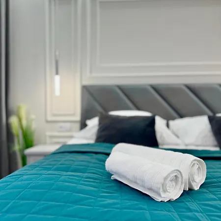 Apartment Elegance Centrum Air Conditioner & Garage For Free *