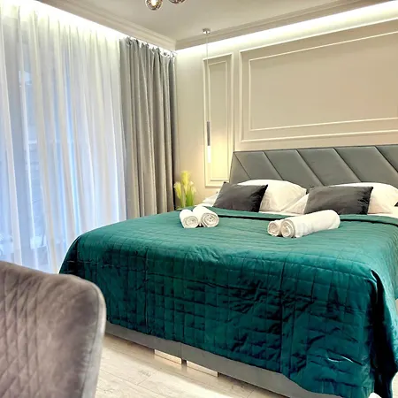 Apartment Elegance Centrum Air Conditioner & Garage For Free