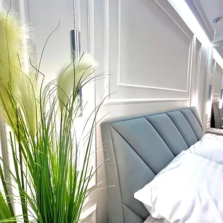 Elegance Centrum Air Conditioner & Garage For Free Apartment *