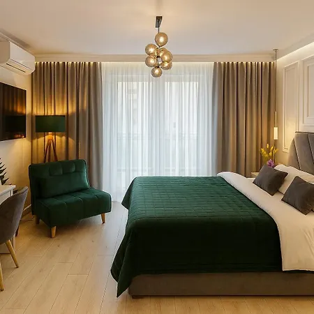 Elegance Centrum Air Conditioner & Garage For Free Apartment