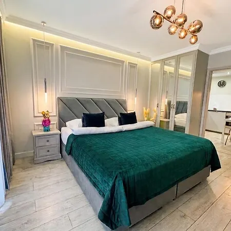 Апартаменты Elegance Prestige Air Conditioning & Free Garage Netflix