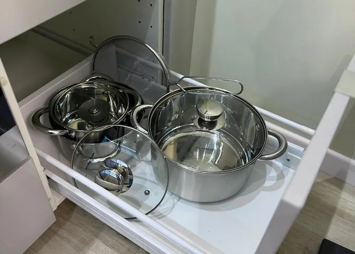 Elegance Prestige Free Garage Netflix * ורוצלב