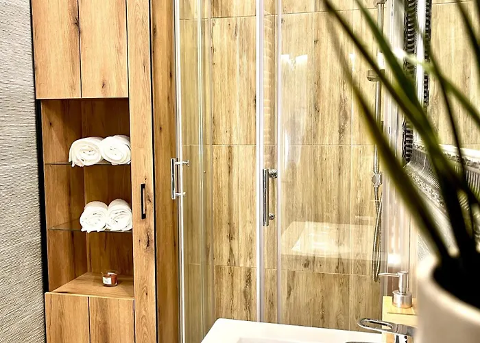 Elegance Prestige Free Garage Netflix