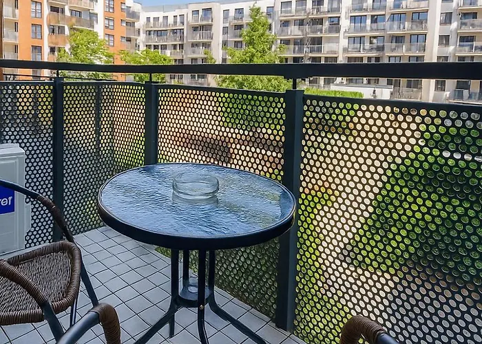 Elegance Prestige Free Garage Netflix ורוצלב